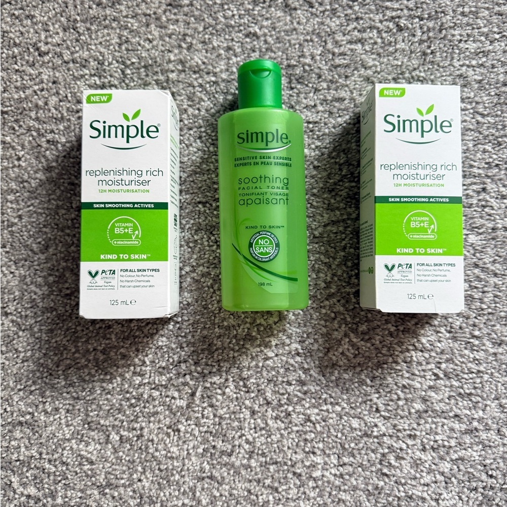 Simple Replenishing Rich Moisturizer - Green